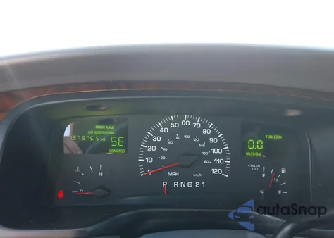 2001 Lincoln Town Car Executive from USA, damaged, VIN 1LNHM81W41Y655754